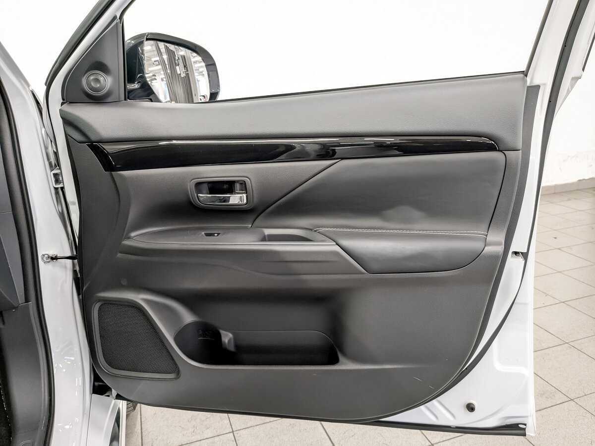 Mitsubishi Outlander 2022 года с пробегом. Фото: #21