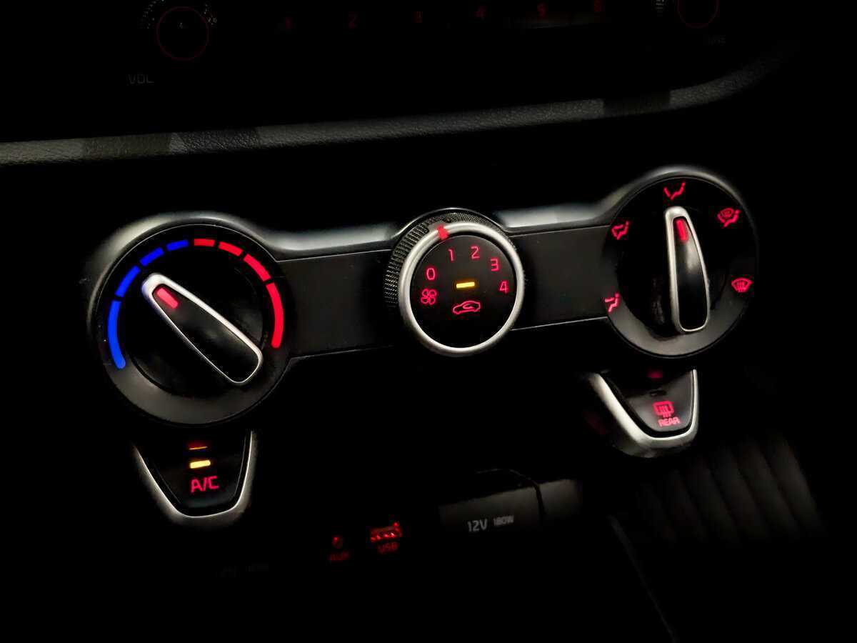 Б/У Киа Рио 2020 года. Фото: #24