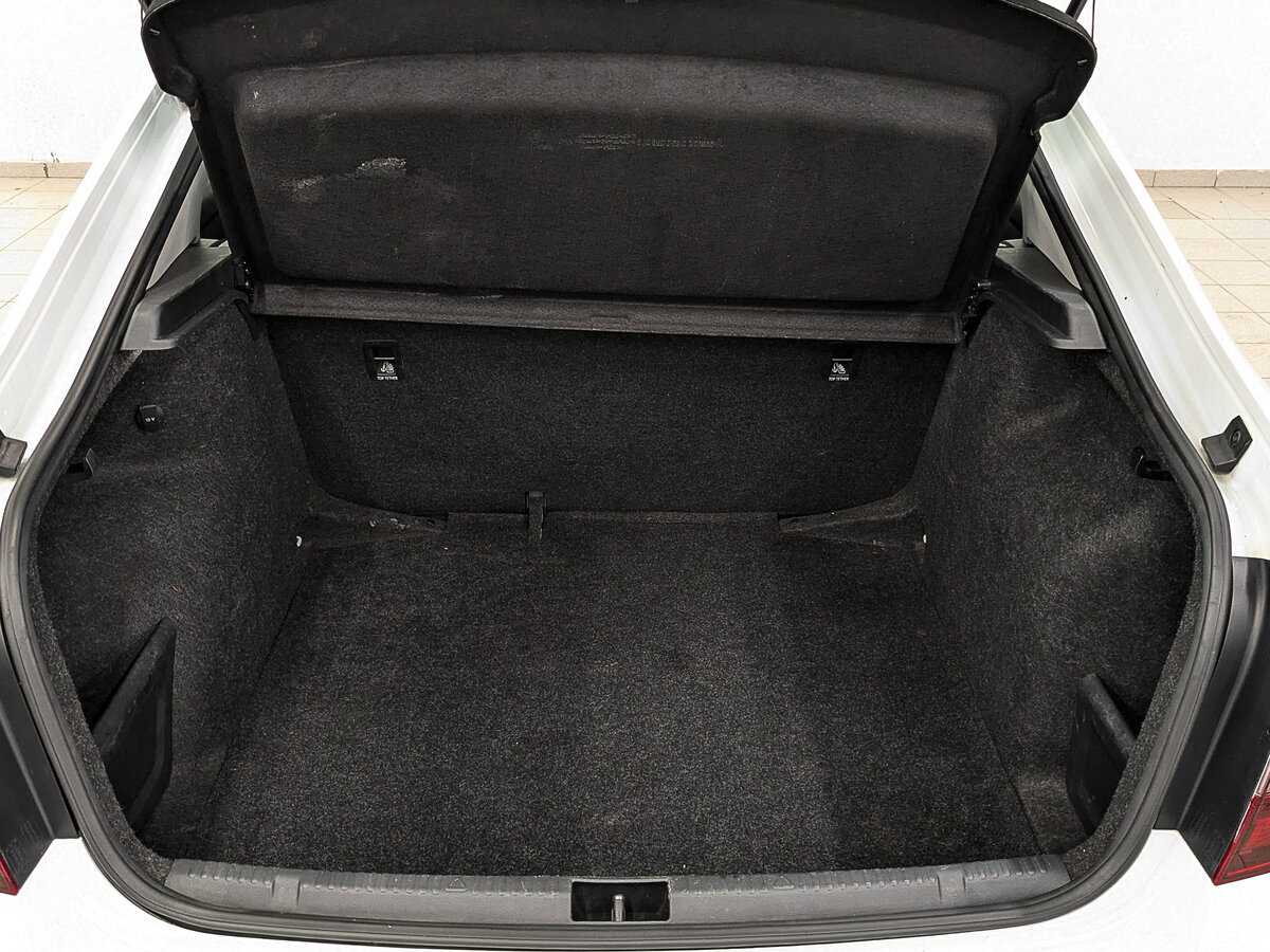 Б/У Шкода Рапид 2017 года. Фото: #9