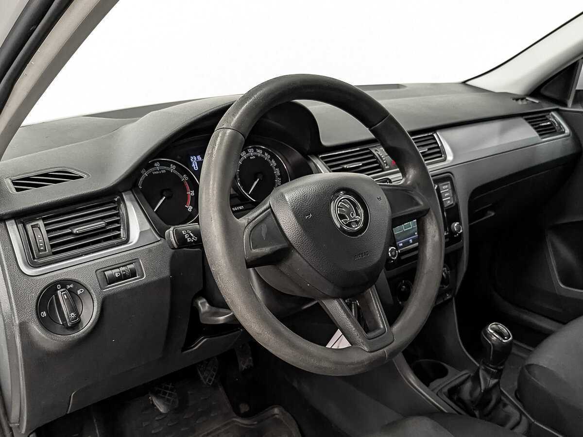 Б/У Шкода Рапид 2017 года. Фото: #12