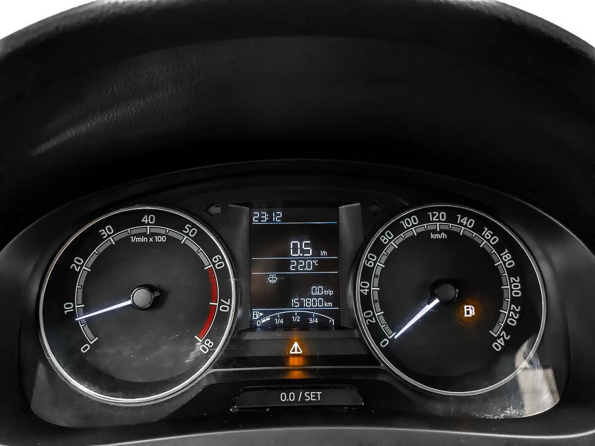 Б/У Шкода Рапид 2017 года. Фото: #13