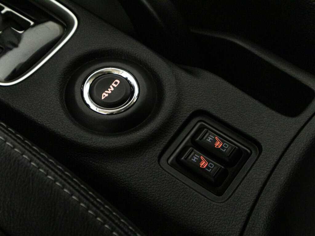 Б/У Митсубиши Оутлэндер 2016 года. Фото: #18