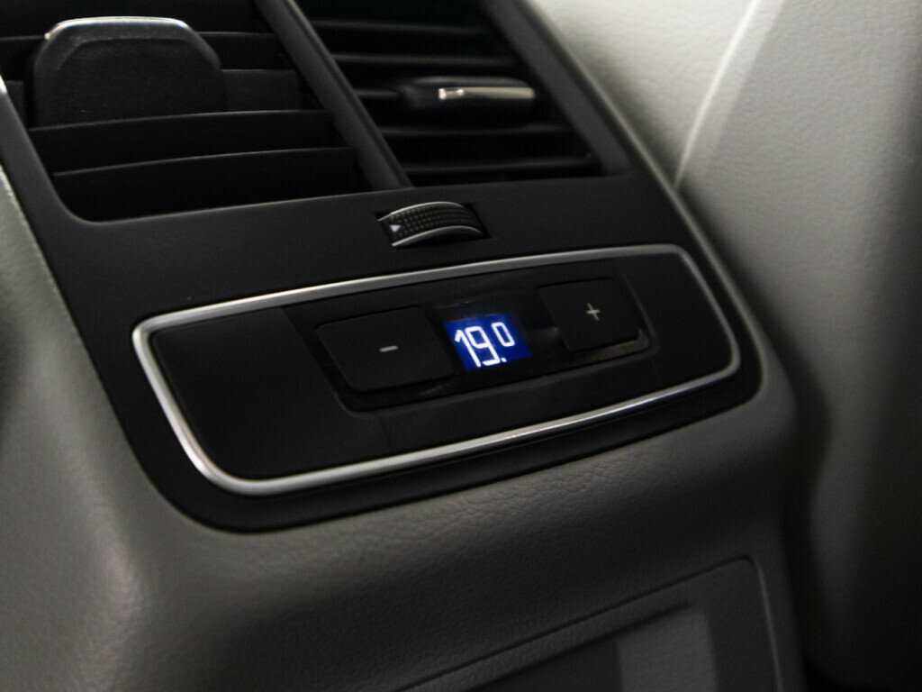 Audi A4 2015 года с пробегом. Фото: #19