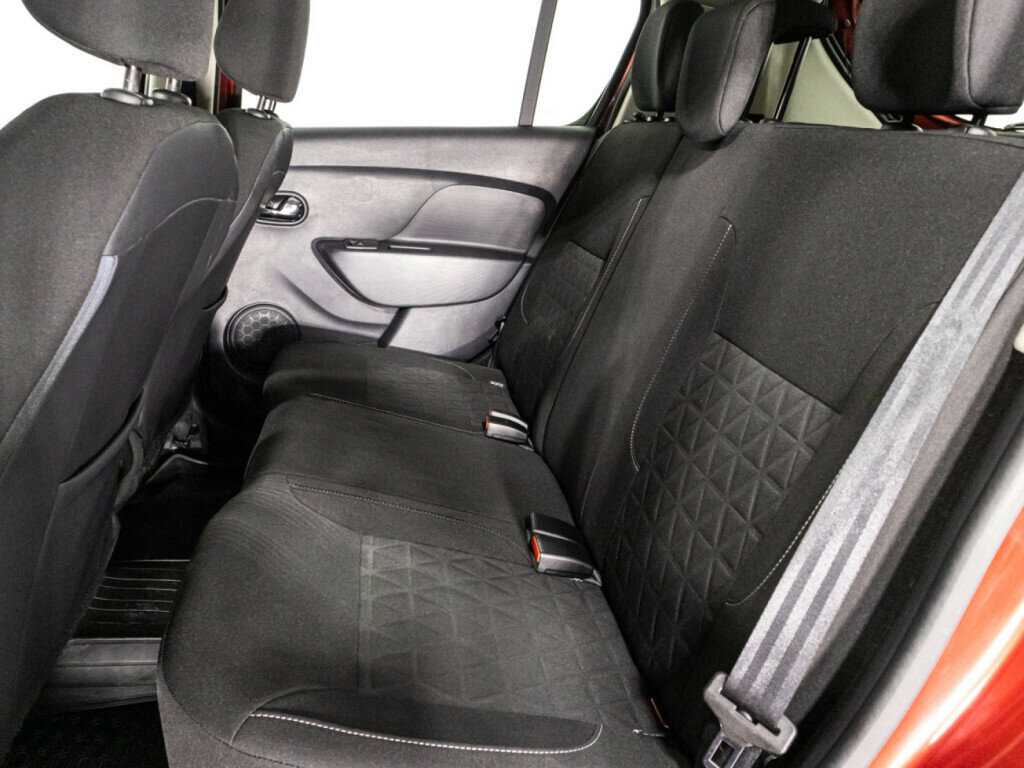 Б/У Рено Сандеро 2017 года. Фото: #9