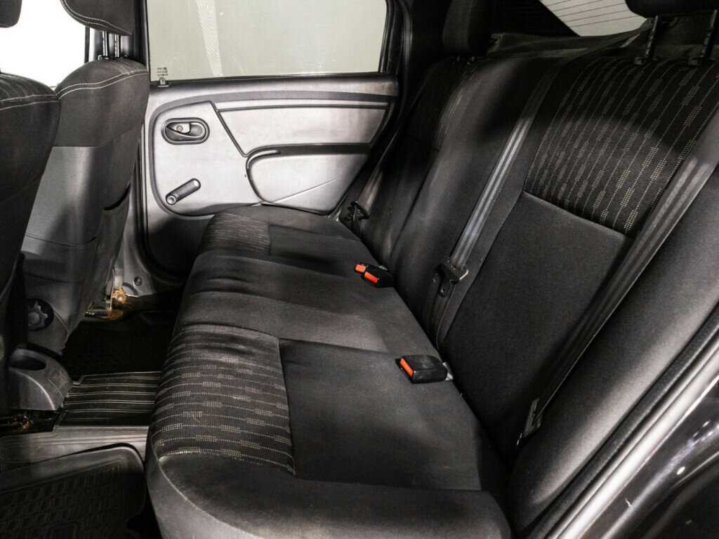 Б/У Рено Логан 2013 года. Фото: #9