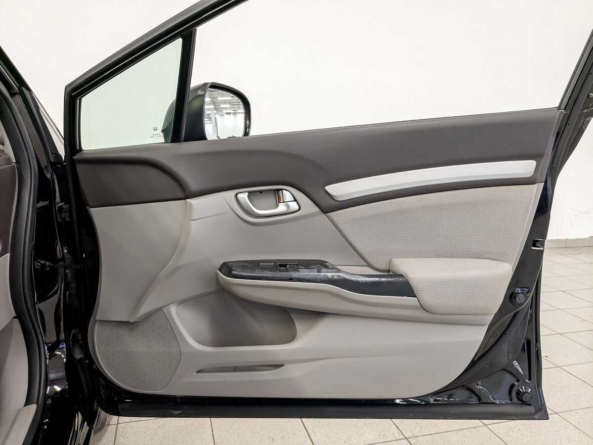 Б/У Хонда Цивик 2012 года. Фото: #21