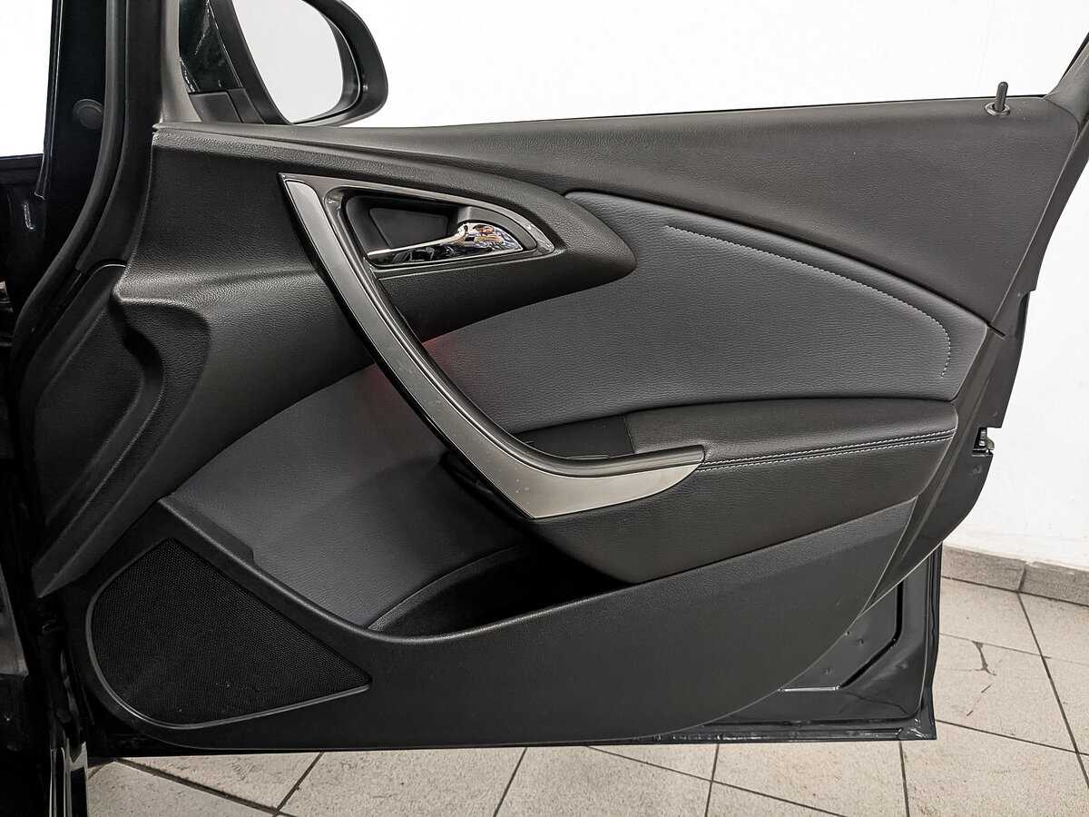 Б/У Опель Астра 2014 года. Фото: #21