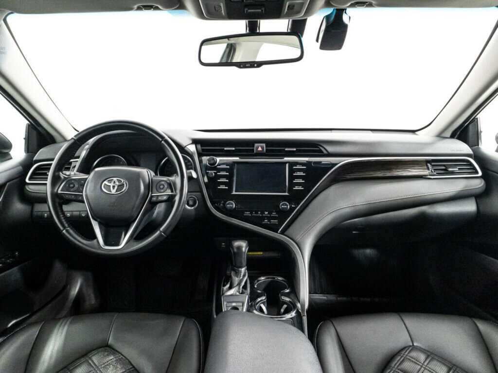 Toyota Camry 2018 года с пробегом. Фото: #12