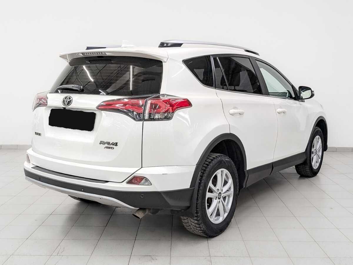 Toyota RAV4 2017 года с пробегом. Фото: #4
