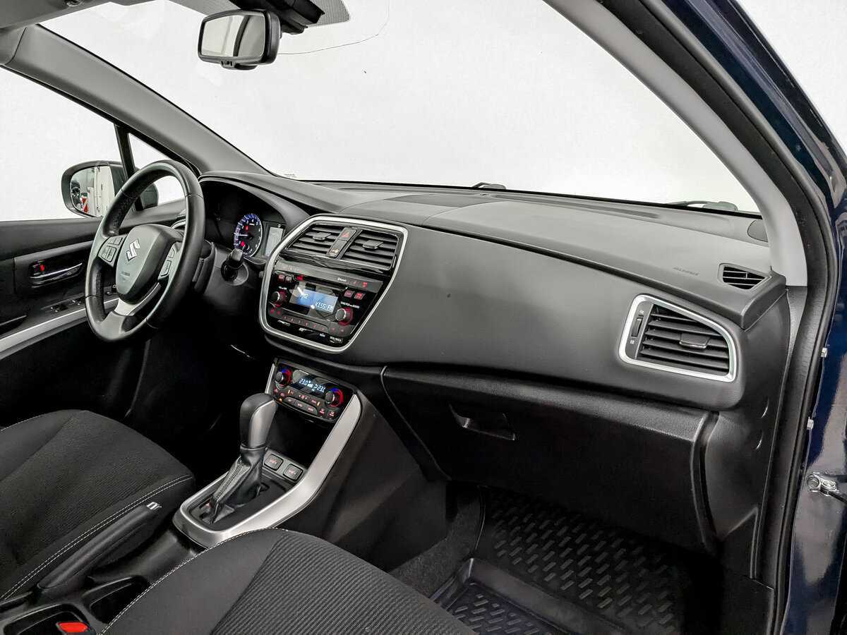 Б/У Сузуки С-Икс4 2017 года. Фото: #10