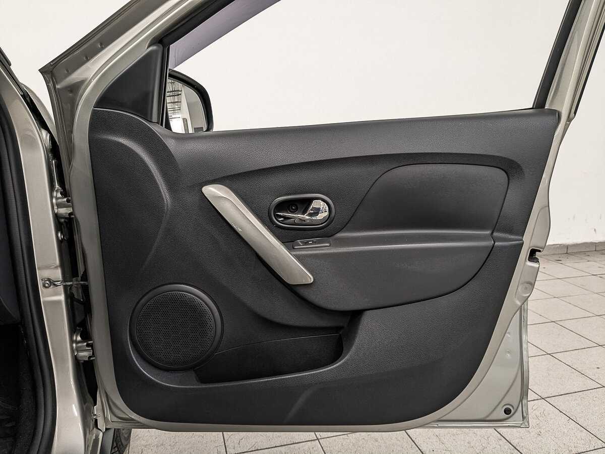 Б/У Рено Логан 2019 года. Фото: #24