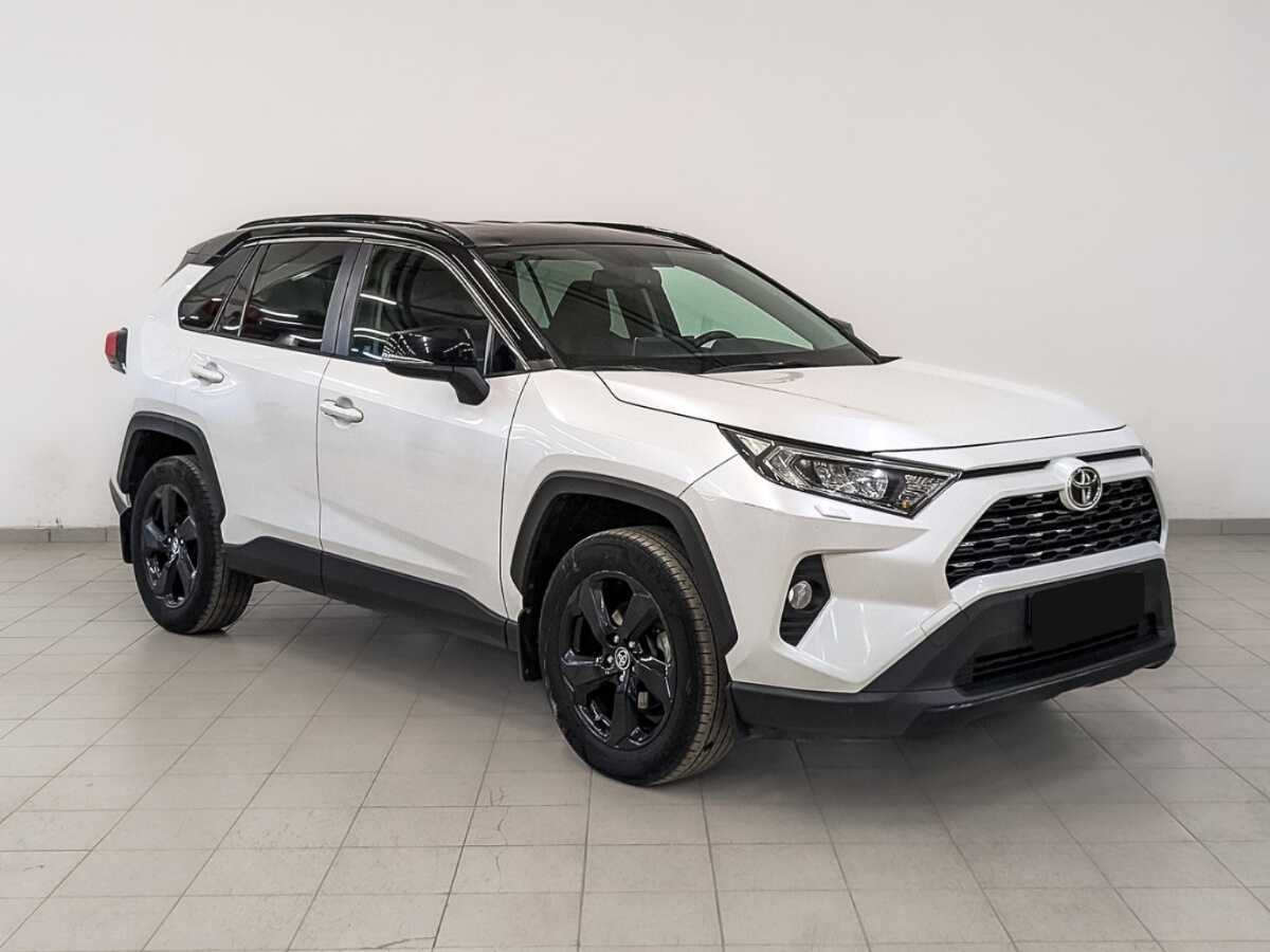 Toyota RAV4 2021 года с пробегом. Фото: #2