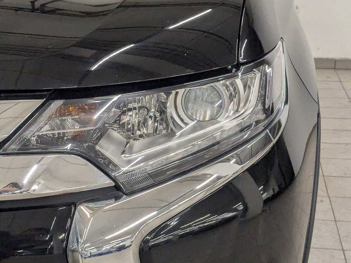 Mitsubishi Outlander 2018 года с пробегом. Фото: #9