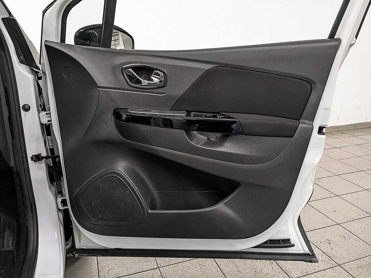 Б/У Рено Каптюр 2017 года. Фото: #22