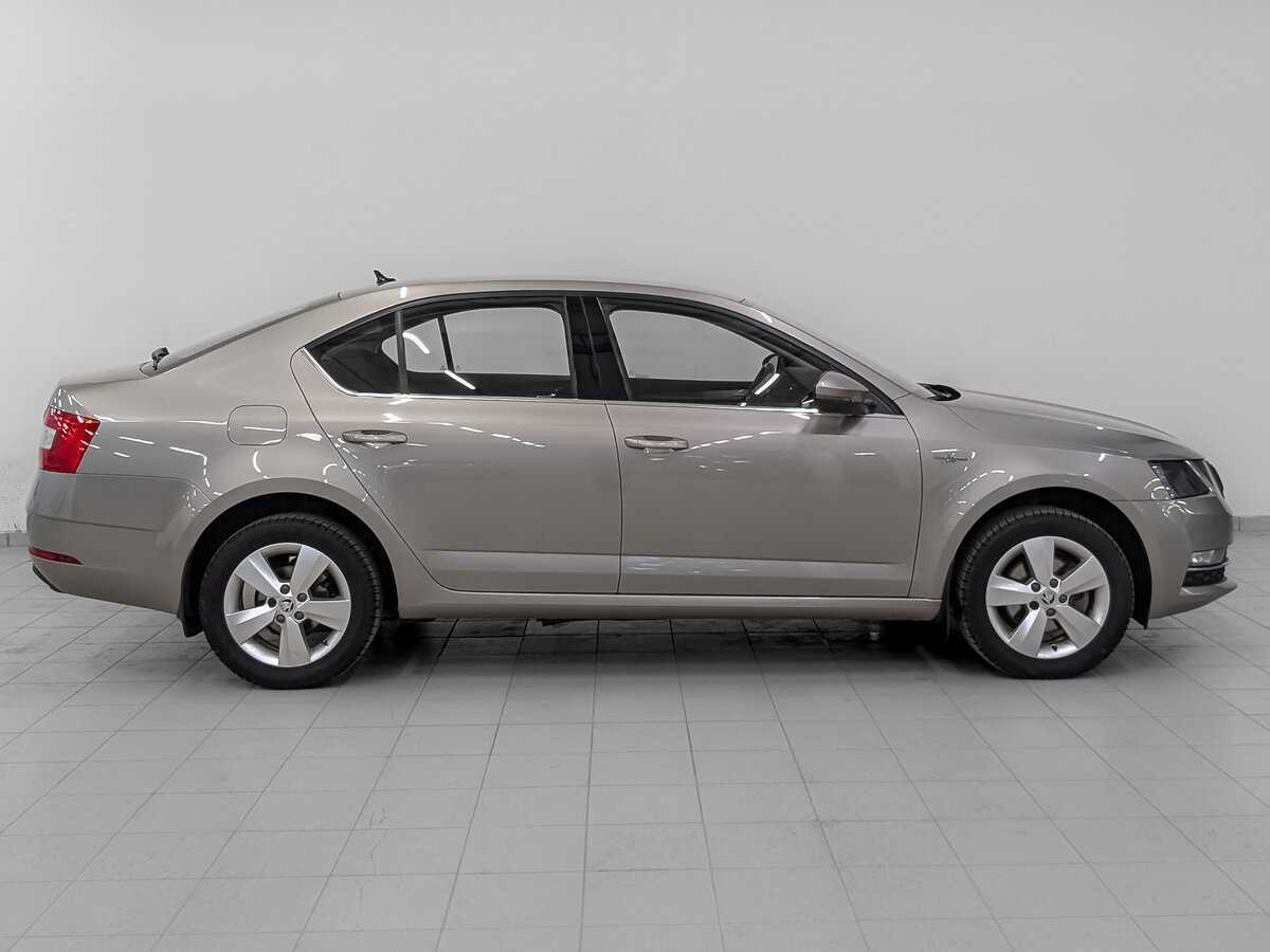 Б/У Шкода Октавия 2020 года. Фото: #3