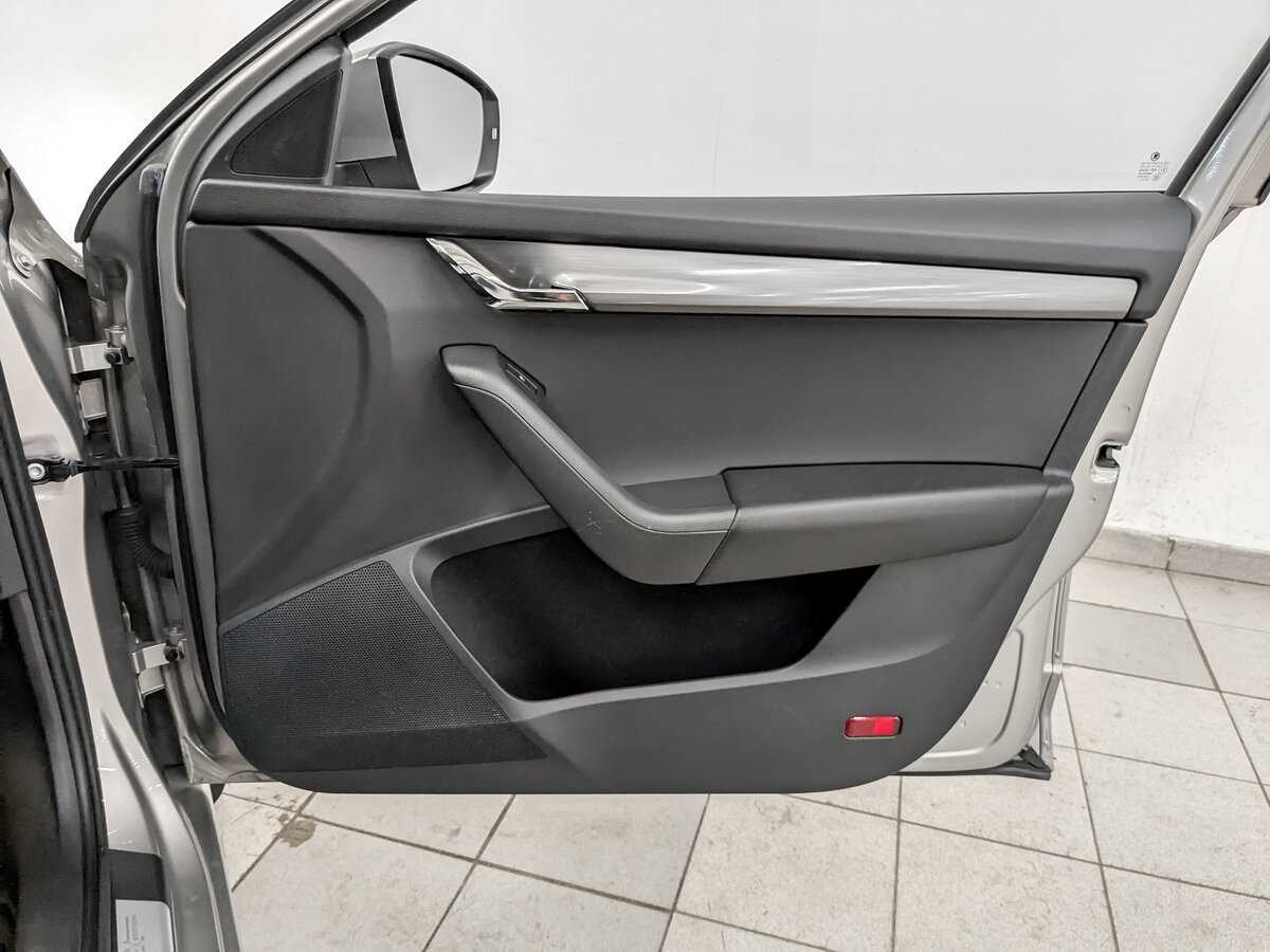 Б/У Шкода Октавия 2020 года. Фото: #19