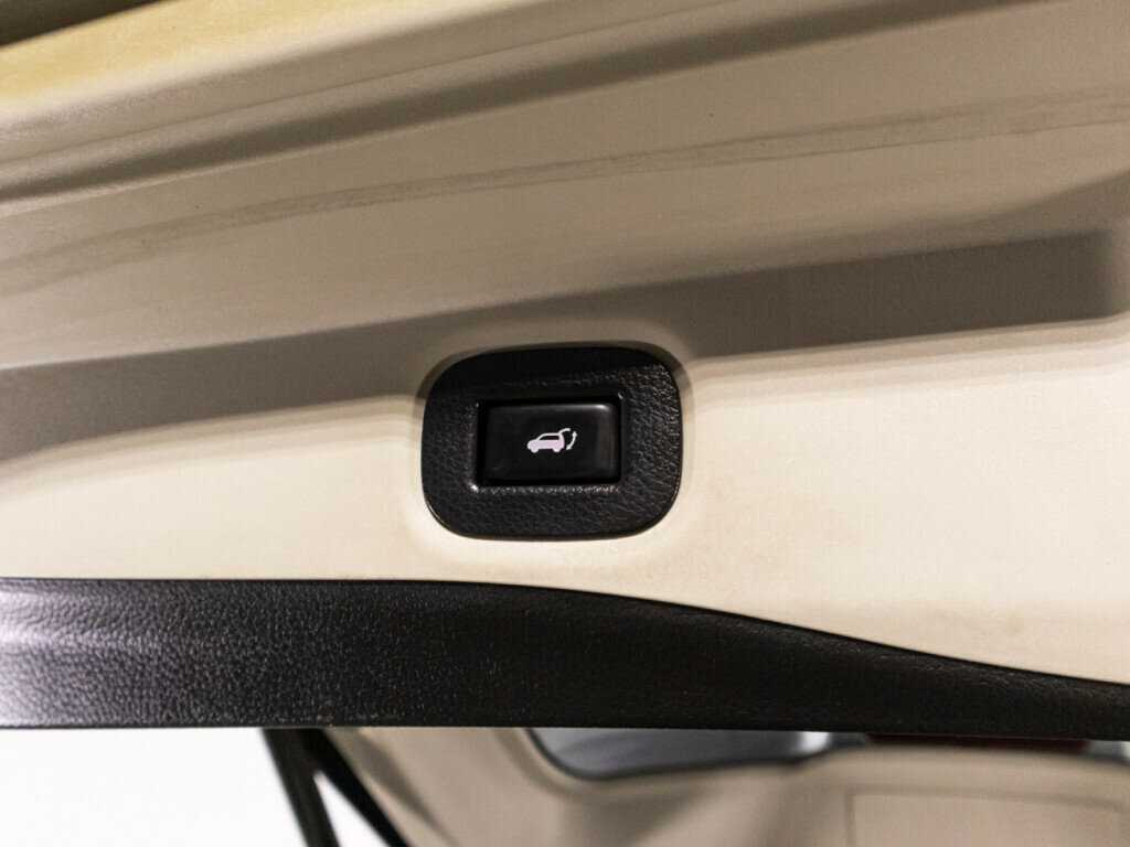 Б/У Ниссан Икс-Трейл 2016 года. Фото: #14