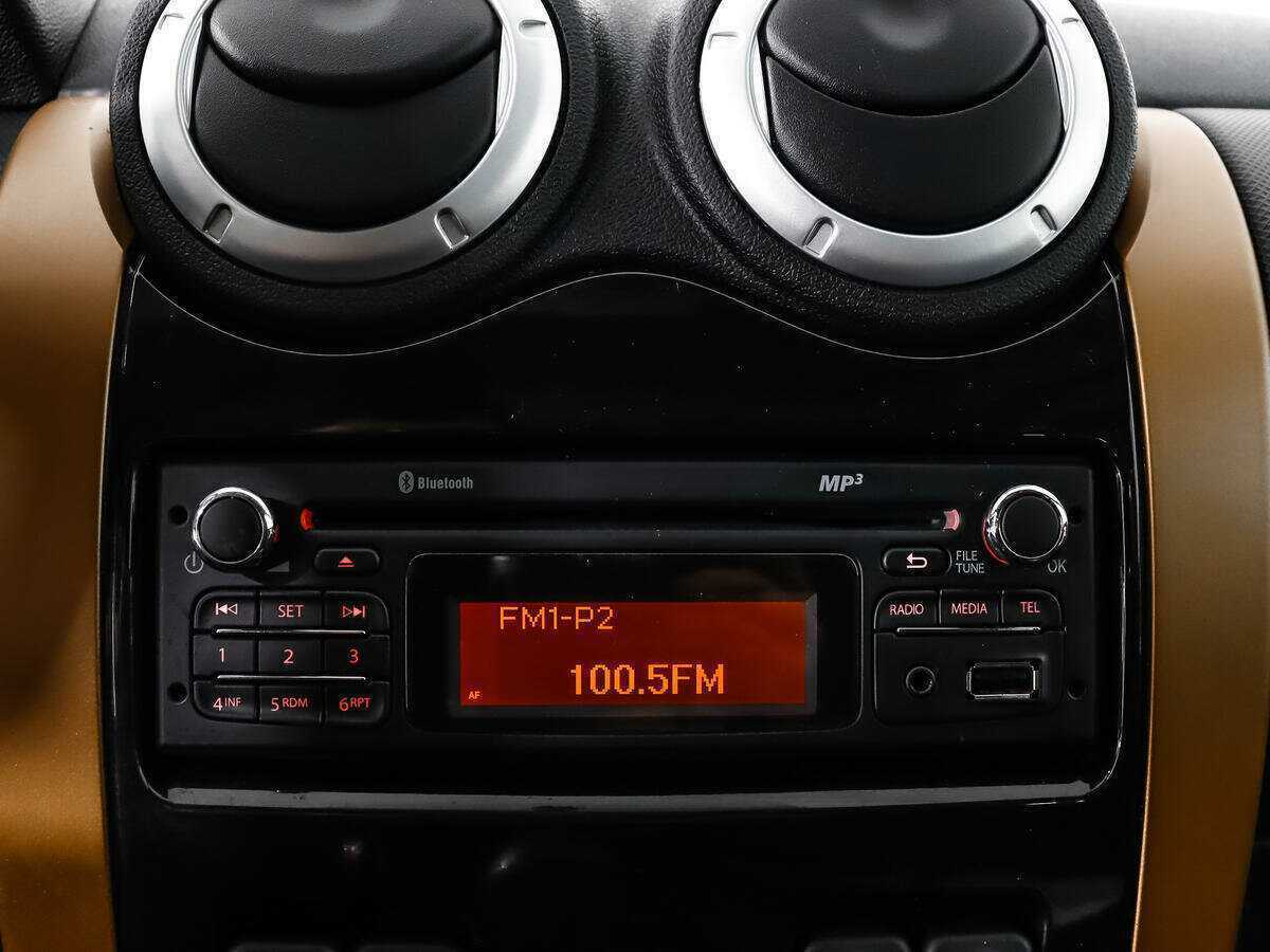 Б/У Лада (ВАЗ) Ларгус 2015 года. Фото: #12