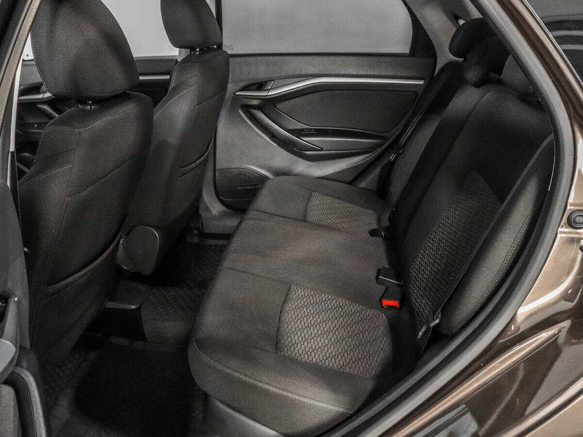 Б/У Лада (ВАЗ) Веста 2017 года. Фото: #9