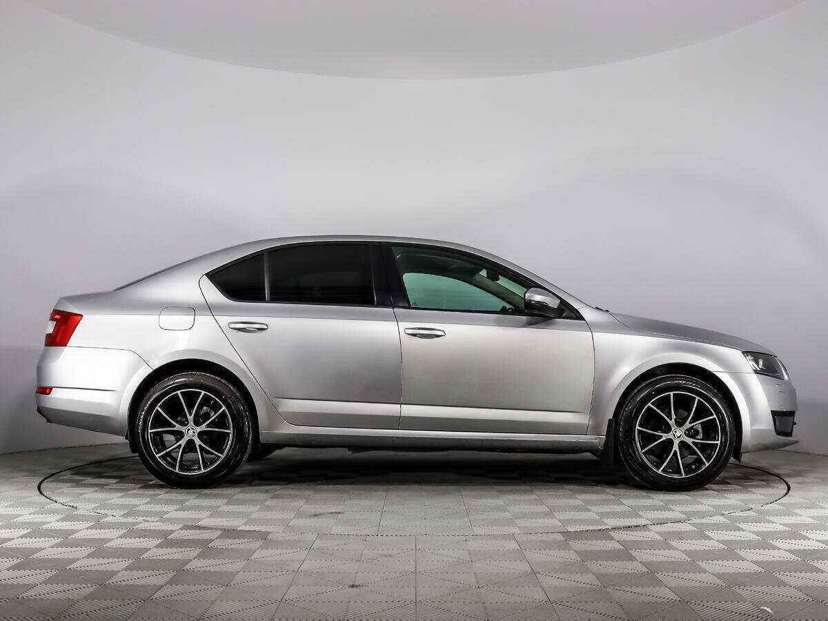 Б/У Шкода Октавия 2014 года. Фото: #3