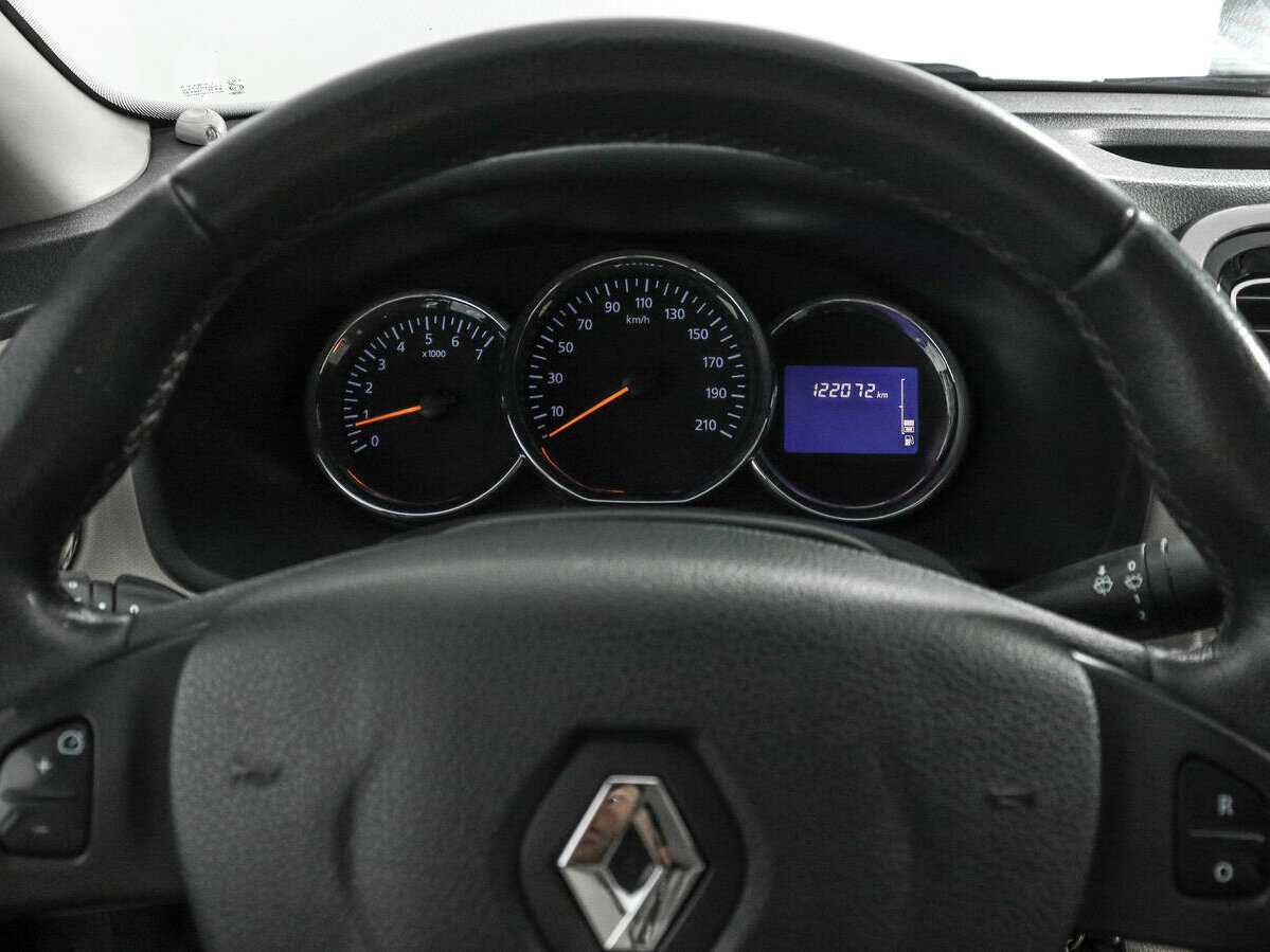 Б/У Рено Логан 2014 года. Фото: #14