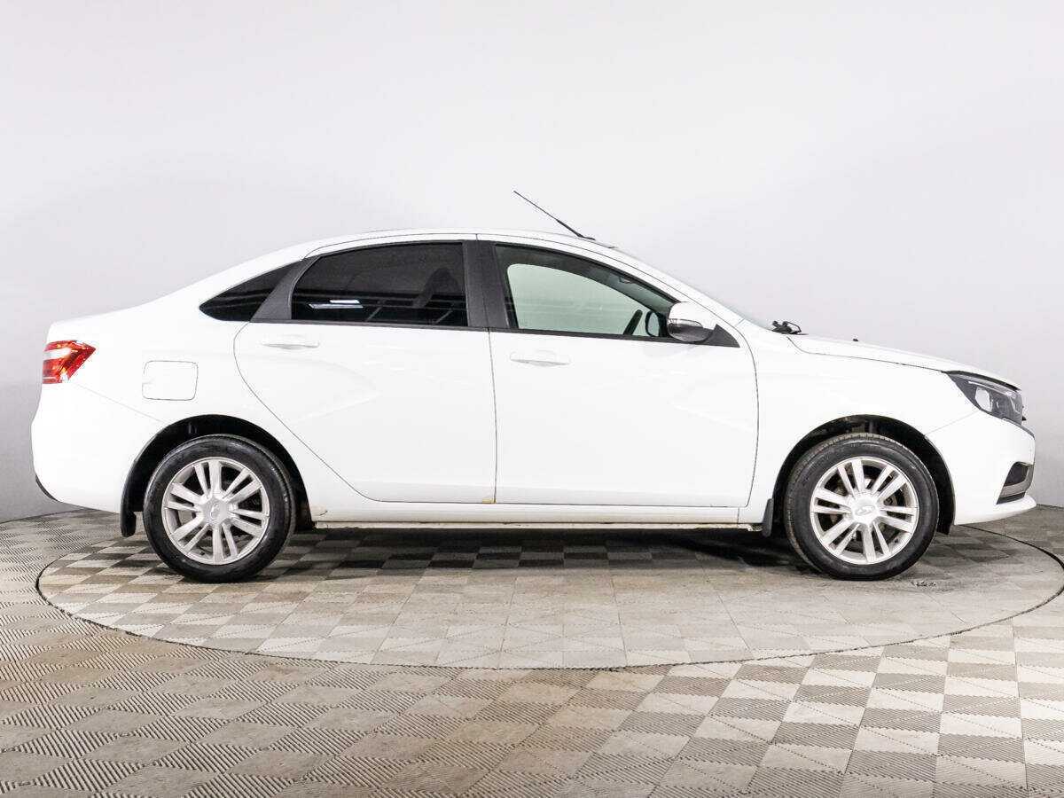 Б/У Лада (ВАЗ) Веста 2017 года. Фото: #3