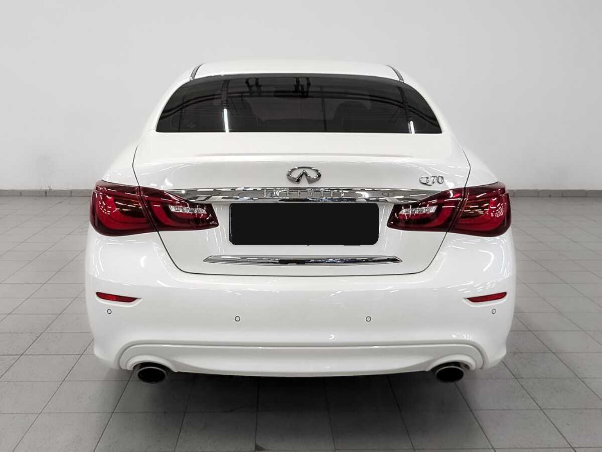 Infiniti Q70 2016 года с пробегом. Фото: #5