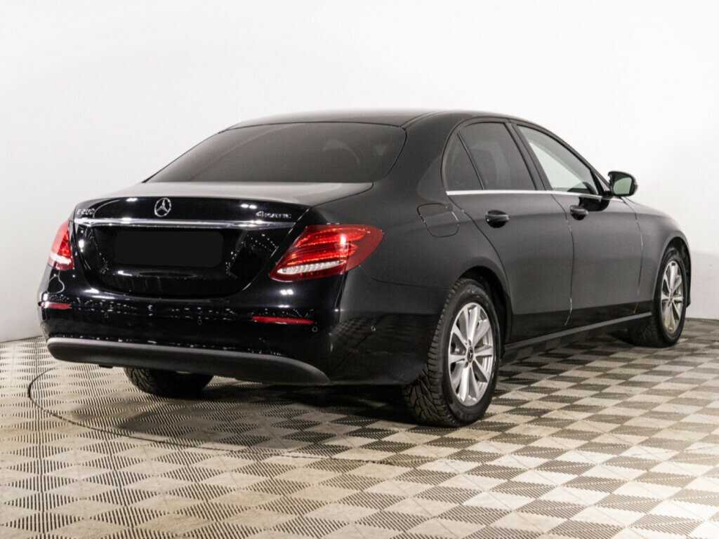 Mercedes-Benz E-Класс 2018 года с пробегом. Фото: #4