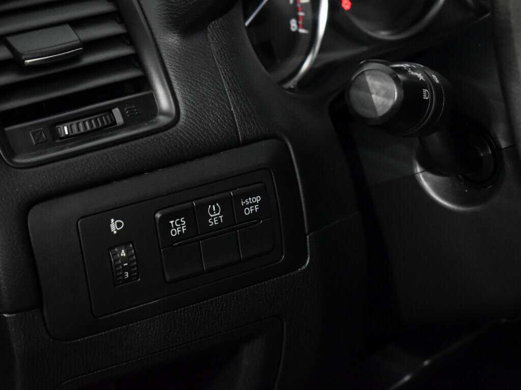 Б/У Мазда Ц-Икс-5 2015 года. Фото: #9