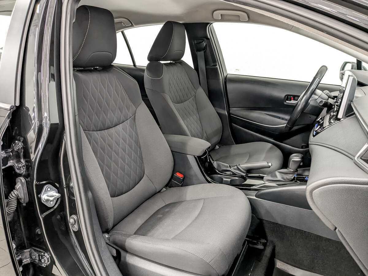 Б/У Тойота Королла 2019 года. Фото: #20