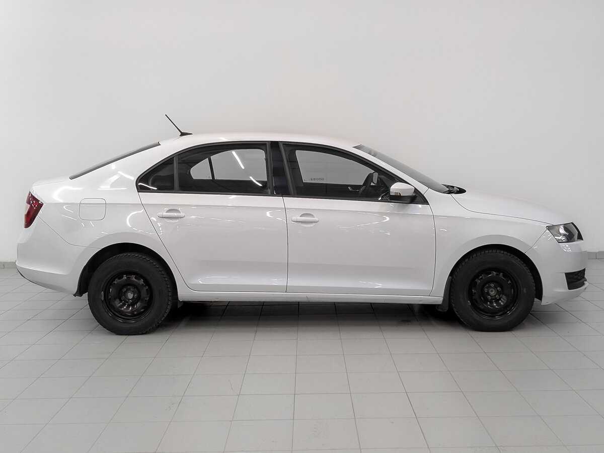 Б/У Шкода Рапид 2017 года. Фото: #3