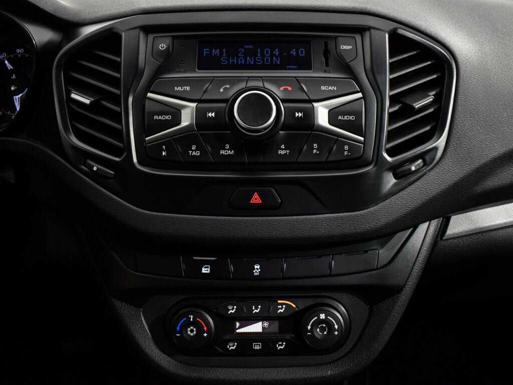 Б/У Лада (ВАЗ) Веста 2017 года. Фото: #15