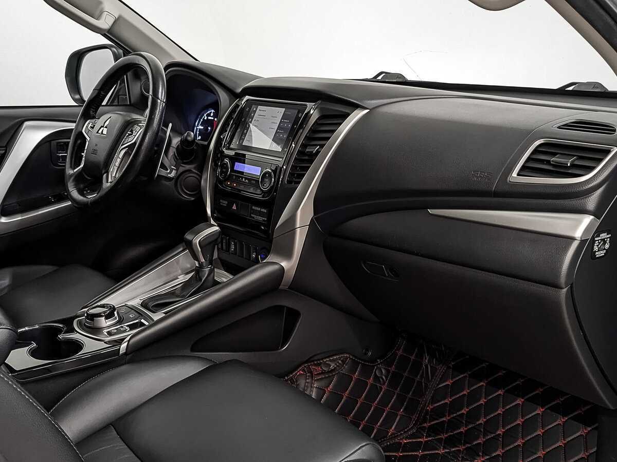 Mitsubishi Pajero Sport 2020 года с пробегом. Фото: #12