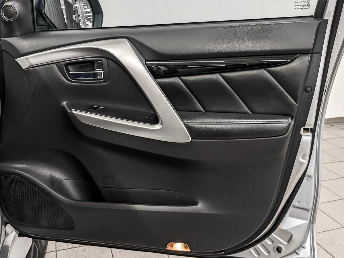 Mitsubishi Pajero Sport 2020 года с пробегом. Фото: #24