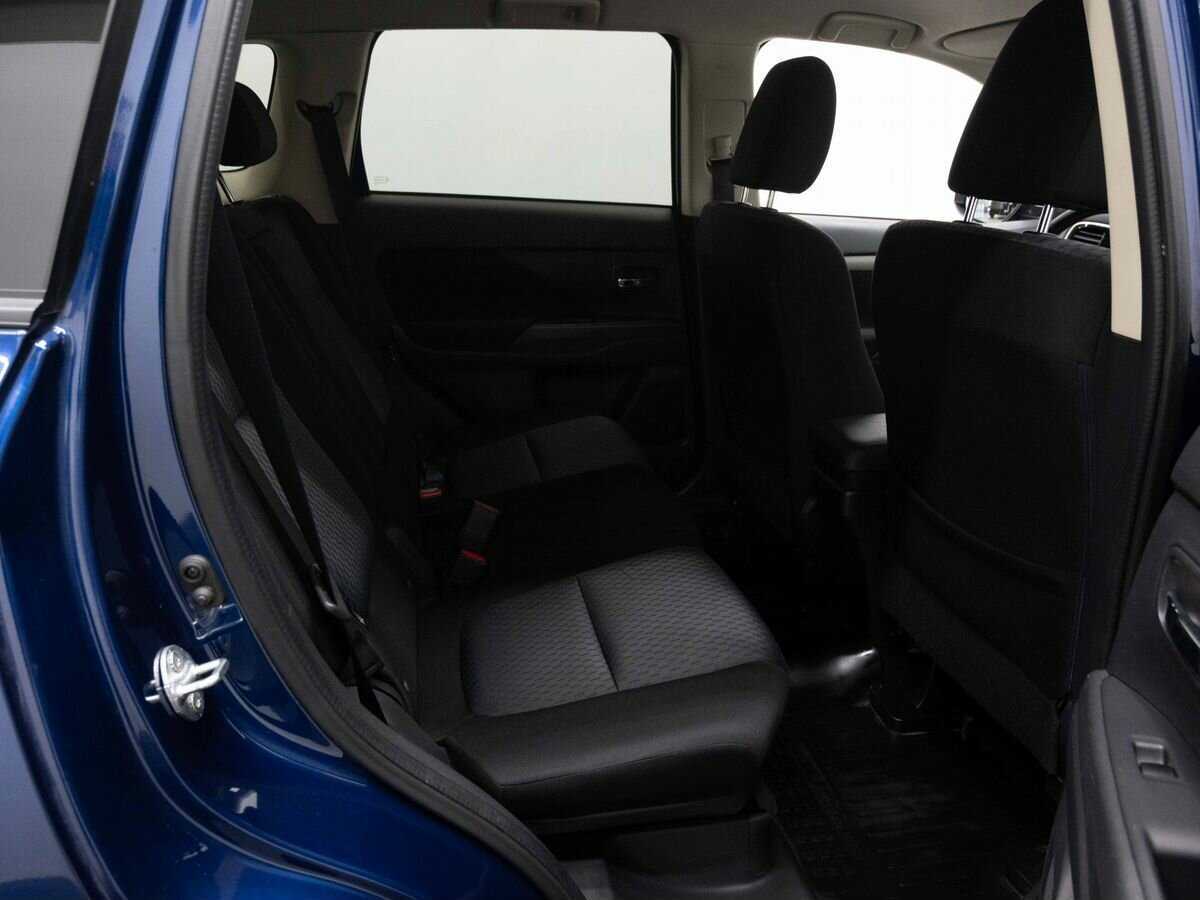 Б/У Митсубиши Оутлэндер 2014 года. Фото: #9