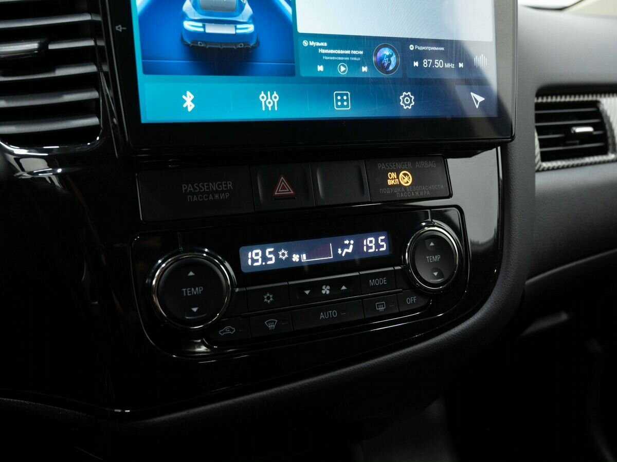 Б/У Митсубиши Оутлэндер 2014 года. Фото: #19