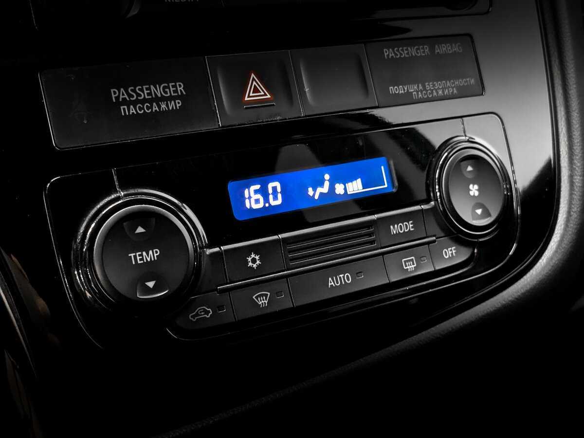 Б/У Митсубиши Оутлэндер 2017 года. Фото: #24