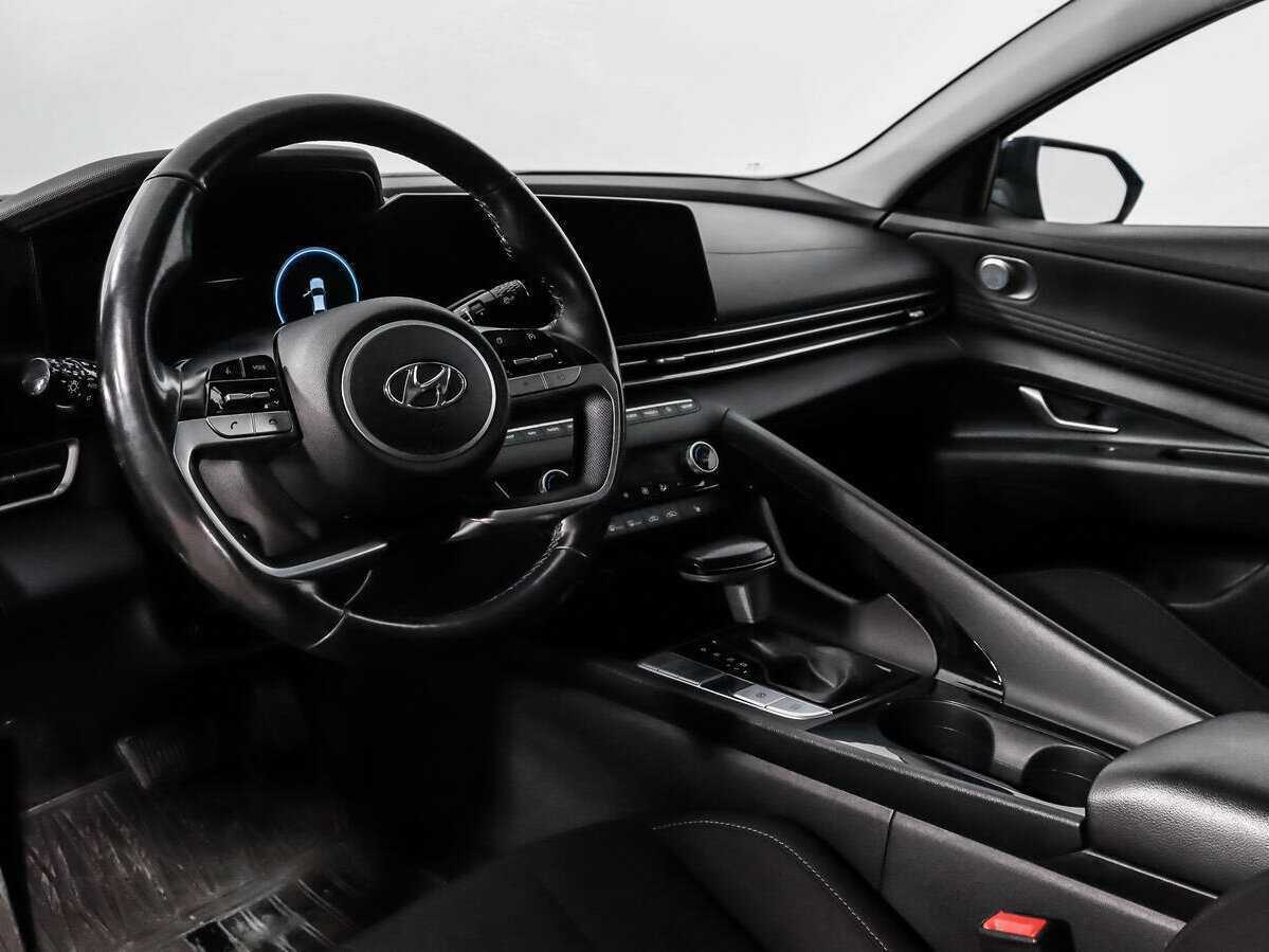 Hyundai Elantra 2021 года с пробегом. Фото: #8