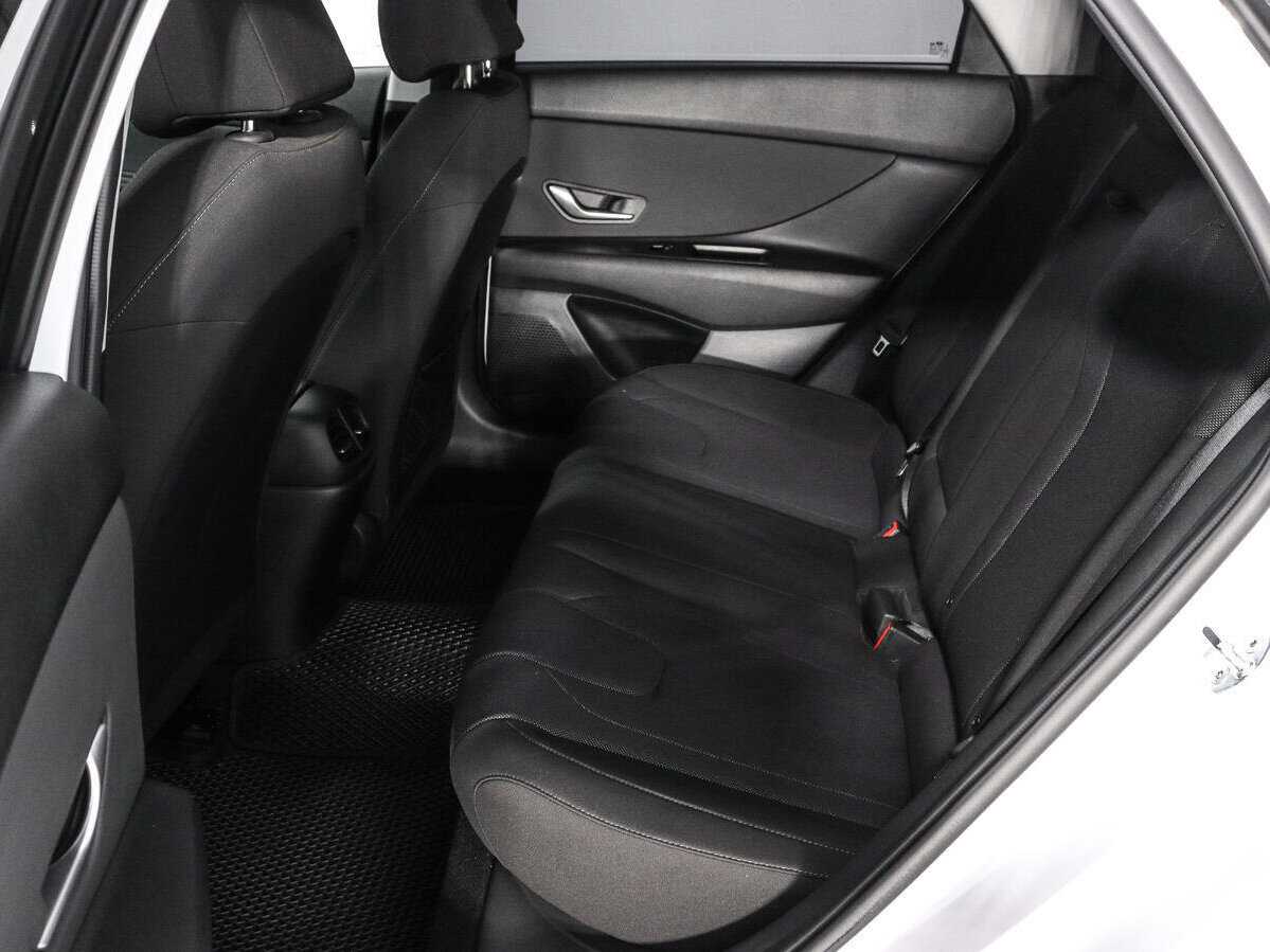 Hyundai Elantra 2021 года с пробегом. Фото: #9