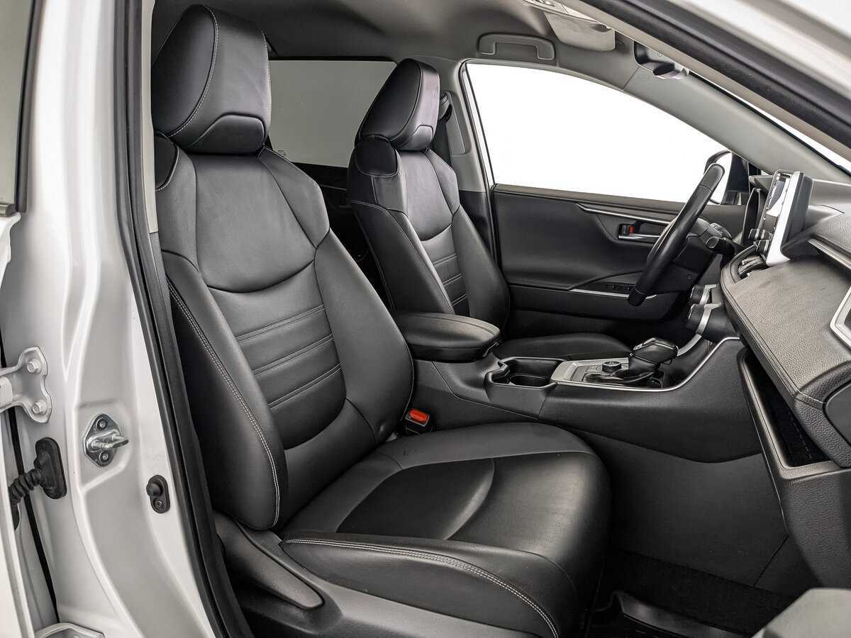 Toyota RAV4 2019 года с пробегом. Фото: #23