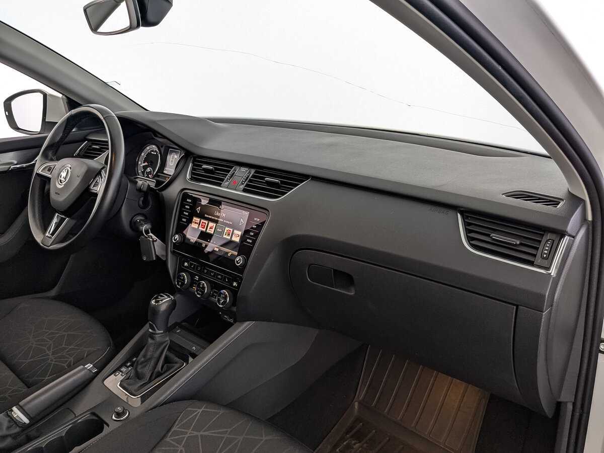 Б/У Шкода Октавия 2020 года. Фото: #12