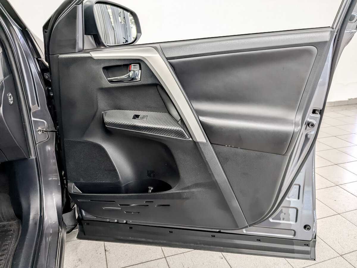 Б/У Тойота Рав4 2014 года. Фото: #22