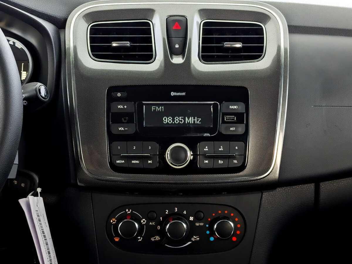 Б/У Рено Сандеро 2018 года. Фото: #14