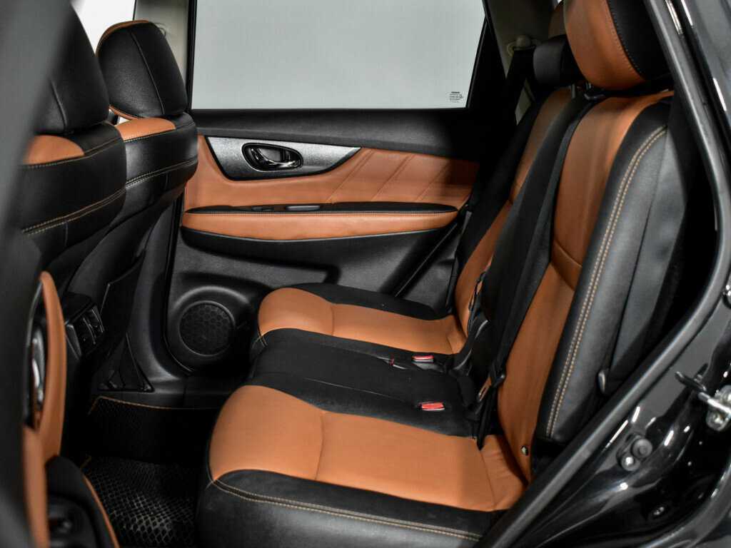 Б/У Ниссан Икс-Трейл 2015 года. Фото: #13