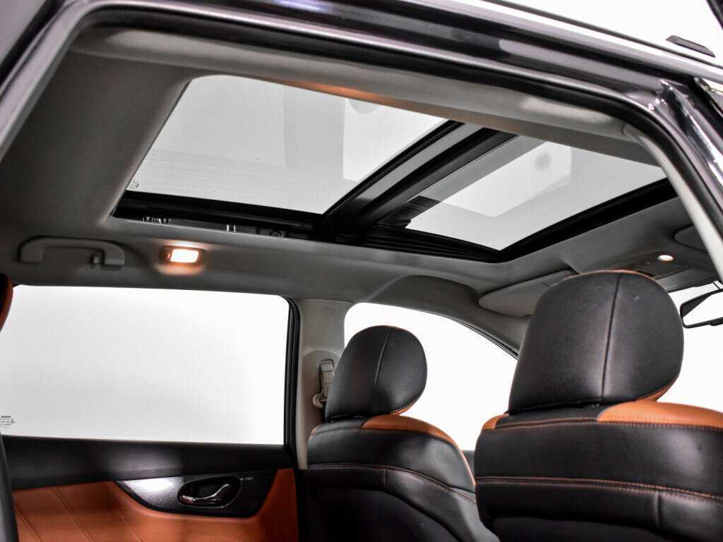 Б/У Ниссан Икс-Трейл 2015 года. Фото: #16