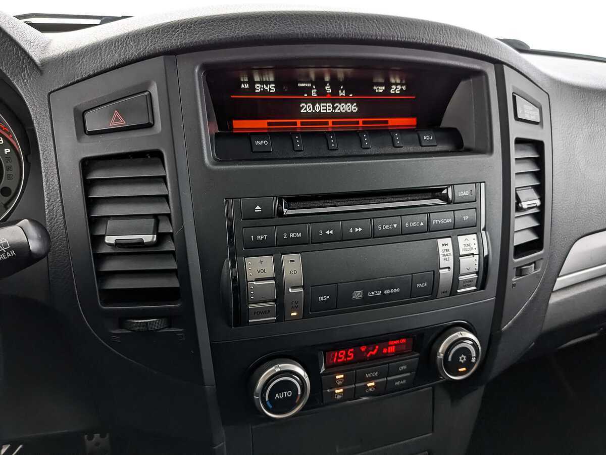 Mitsubishi Pajero 2013 года с пробегом. Фото: #20