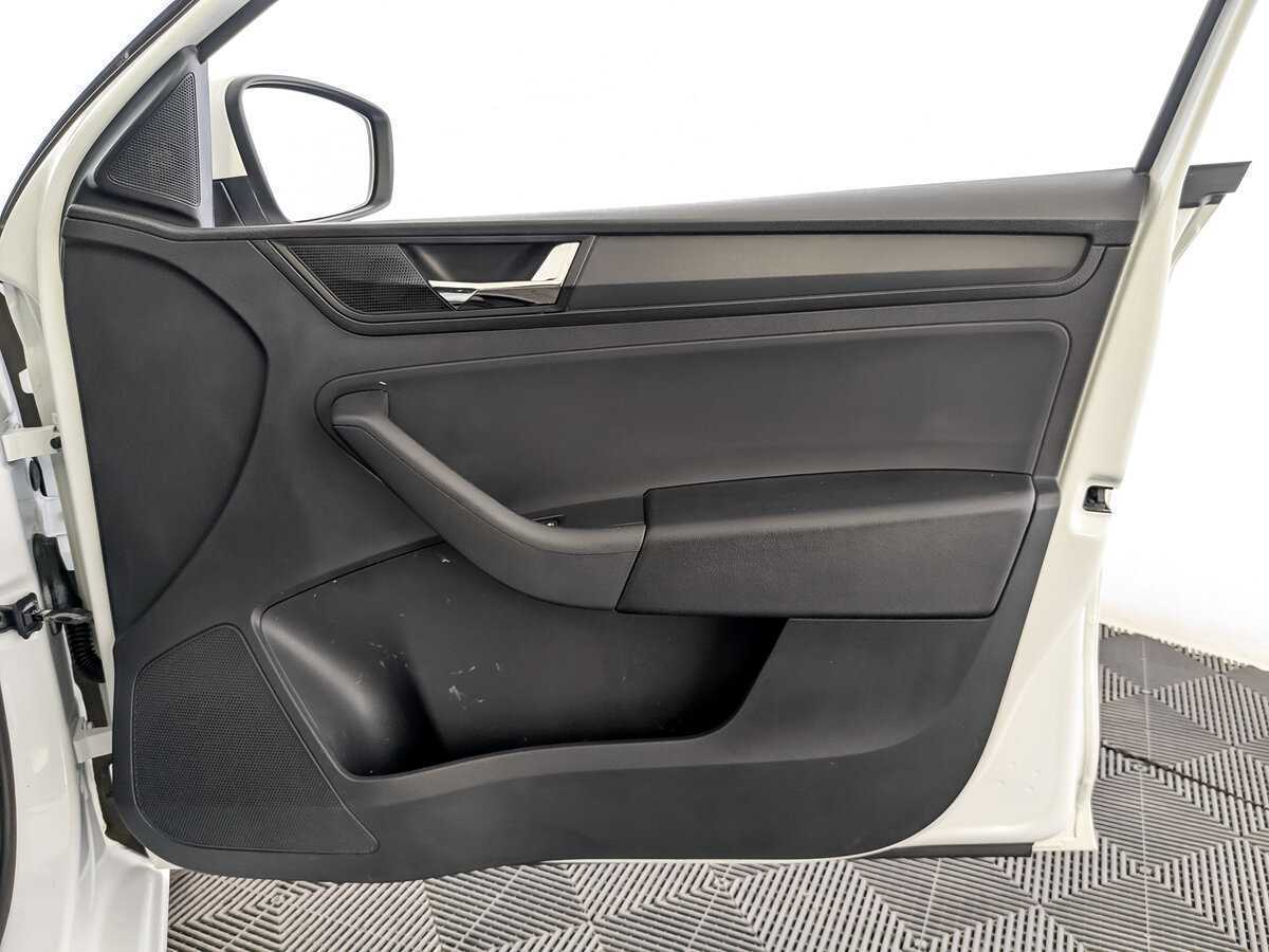 Б/У Шкода Рапид 2017 года. Фото: #23