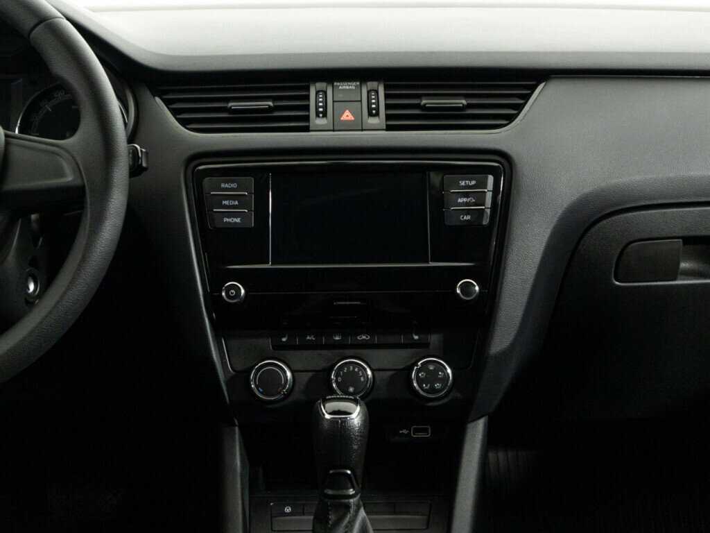 Б/У Шкода Октавия 2018 года. Фото: #13