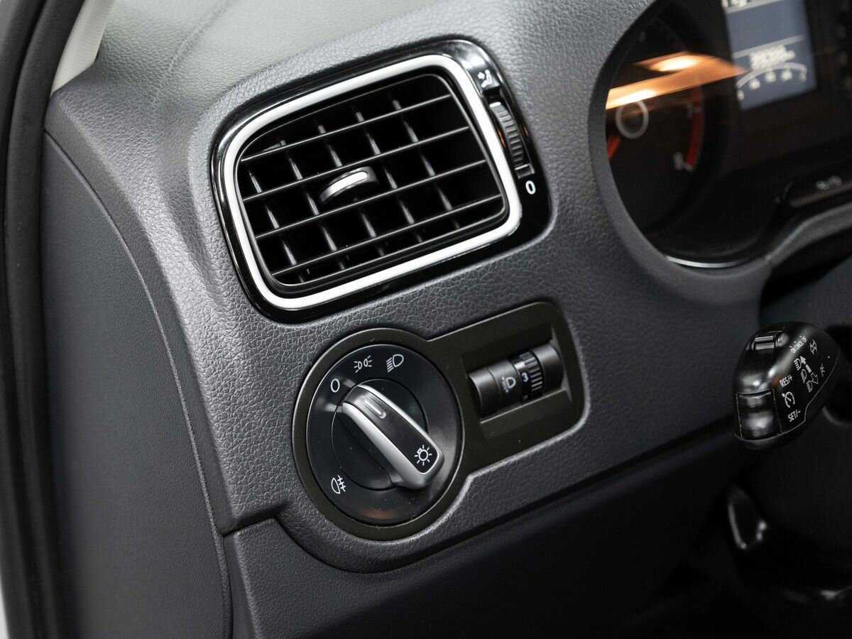 Б/У Фольксваген Поло 2020 года. Фото: #19