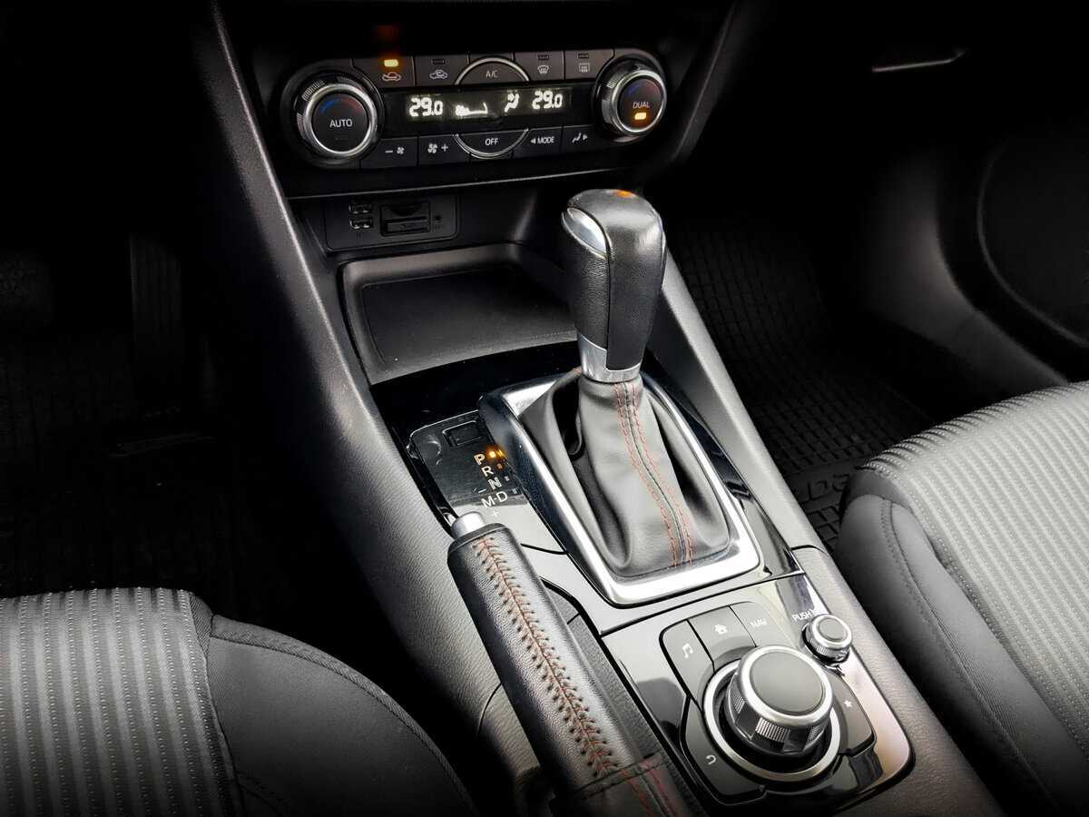 Б/У Мазда 3 2015 года. Фото: #24